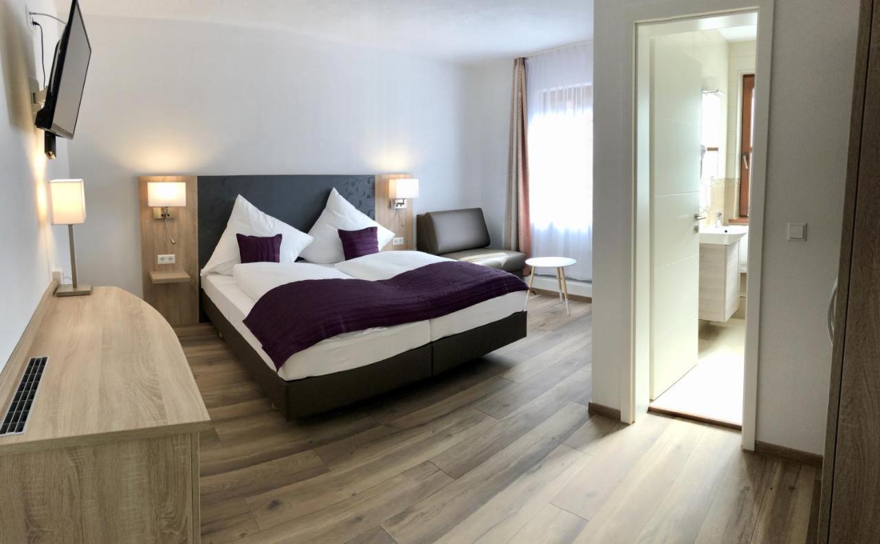 A Lotus Hotel Böblingen Dış mekan fotoğraf