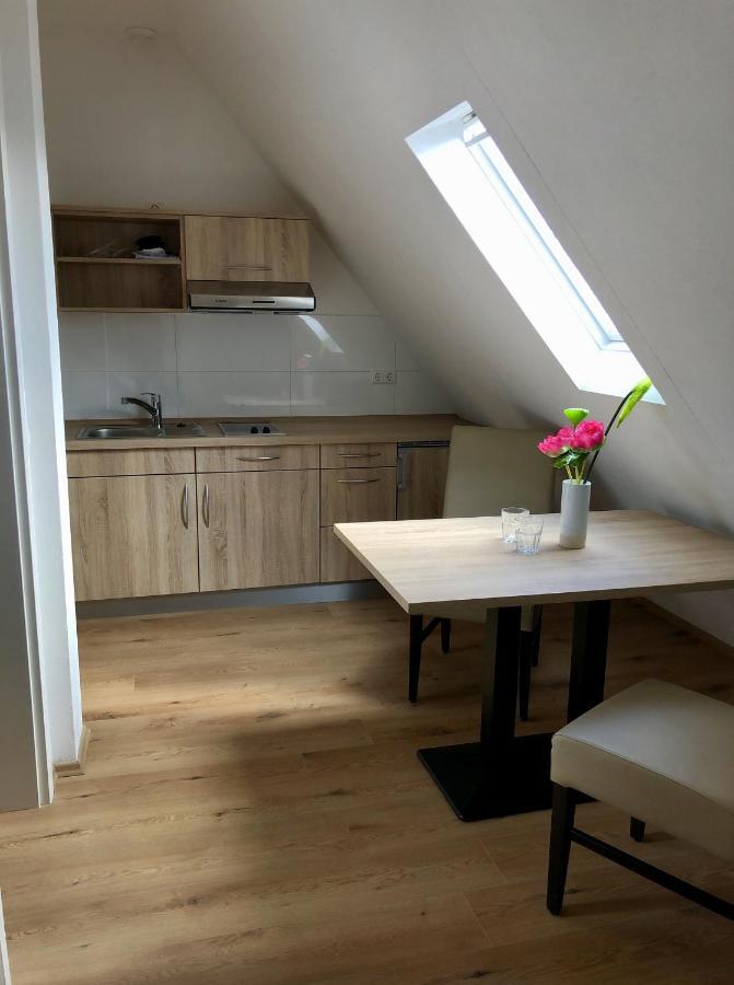 A Lotus Hotel Böblingen Dış mekan fotoğraf